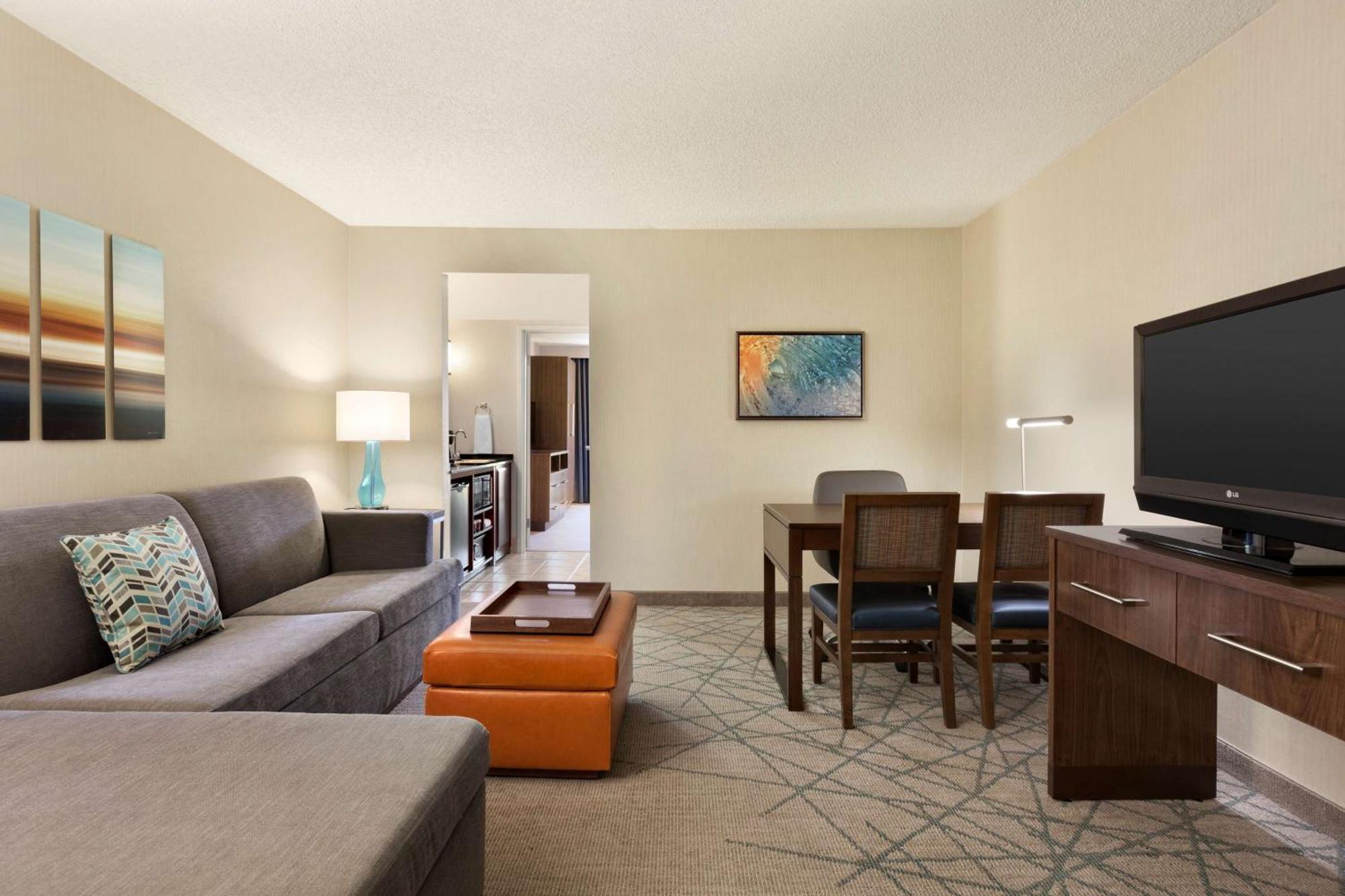 Embassy Suites San Luis Obispo Exterior photo